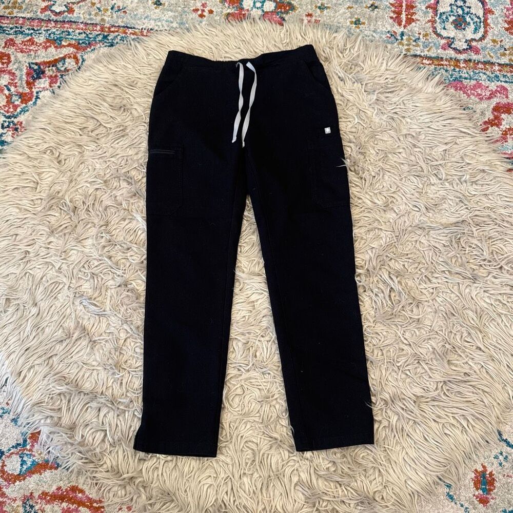 Figs Straight Leg Scrub Pants in Black with White Drawstring